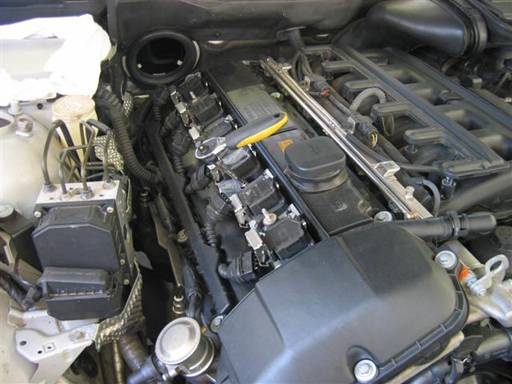 Valve cover cylinder head hood for BMW 3 Series 5 X3 Z4 E36 E39 E46 M52 M54